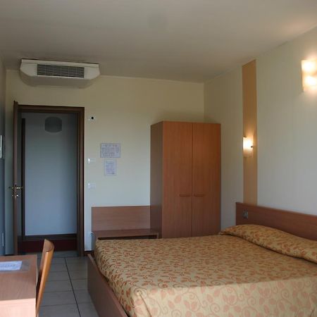 Hotel Moro Freoni ซานเปียโตร อิน กาเรียโน ภายนอก รูปภาพ