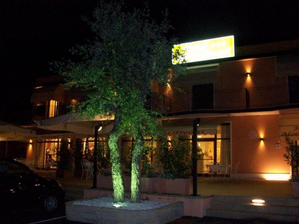 Hotel Moro Freoni ซานเปียโตร อิน กาเรียโน ภายนอก รูปภาพ