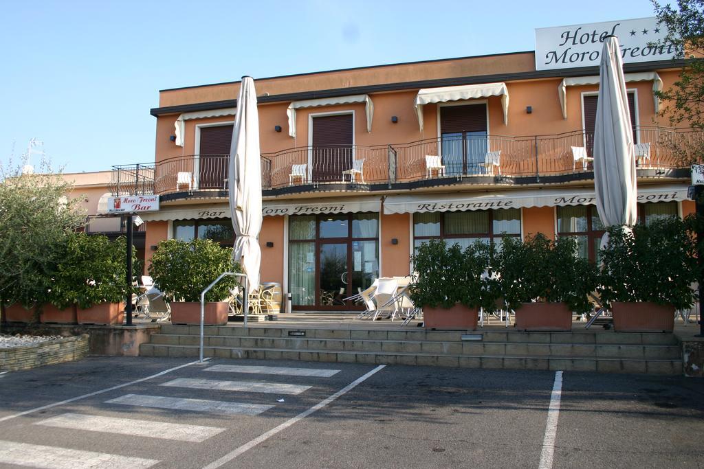 Hotel Moro Freoni ซานเปียโตร อิน กาเรียโน ภายนอก รูปภาพ