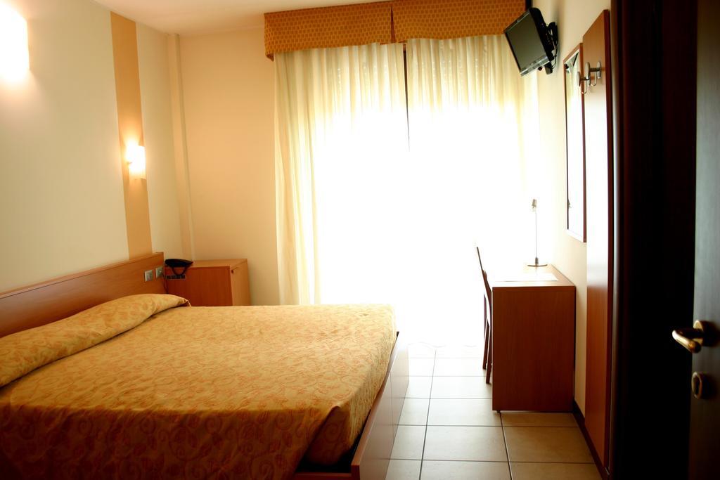 Hotel Moro Freoni ซานเปียโตร อิน กาเรียโน ห้อง รูปภาพ