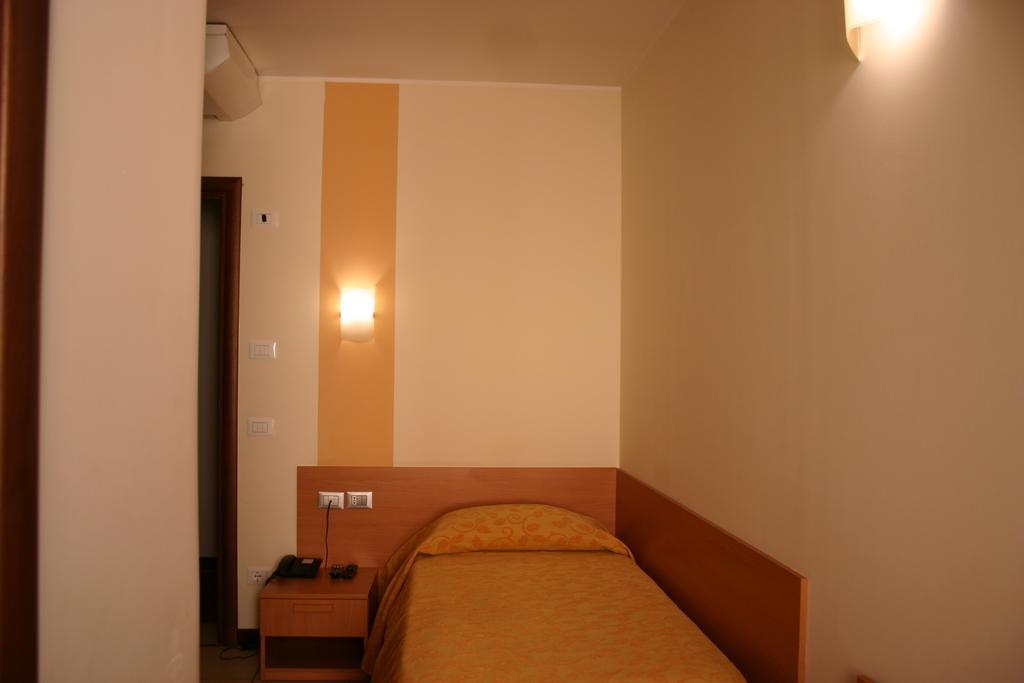 Hotel Moro Freoni ซานเปียโตร อิน กาเรียโน ห้อง รูปภาพ