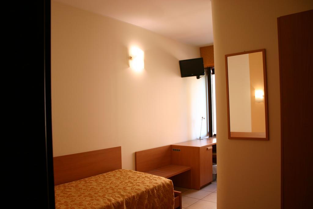 Hotel Moro Freoni ซานเปียโตร อิน กาเรียโน ห้อง รูปภาพ
